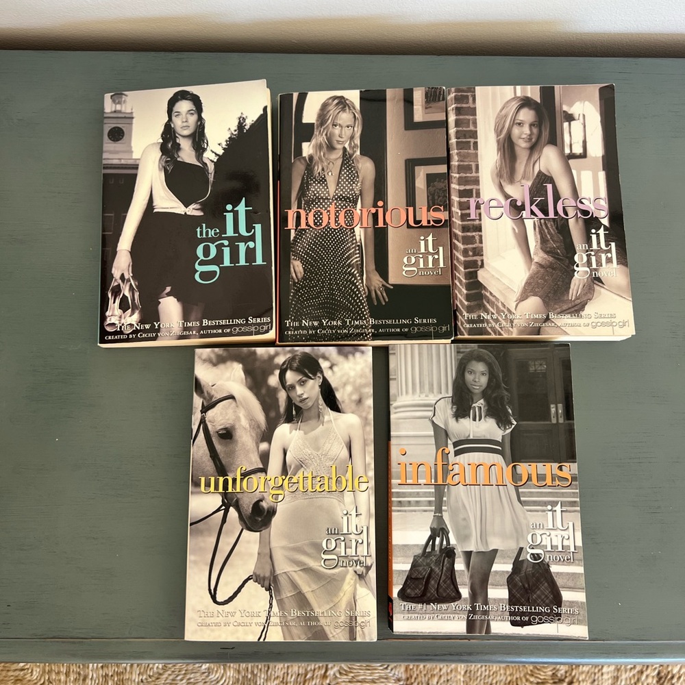 The It Girl series by Cecily von Ziegesar